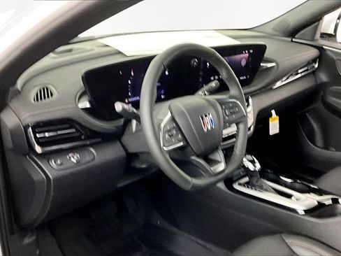 New 2026 Buick Envista Avenir image 8