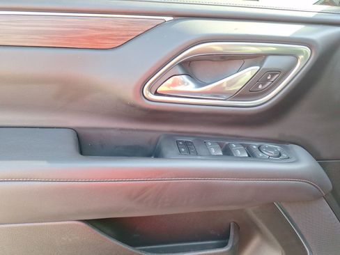 Used 2023 Chevrolet Tahoe Z71 w/ Luxury Package image 17