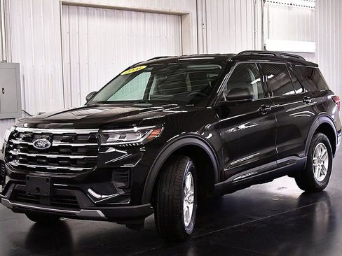 New 2026 Ford Explorer Active image 3