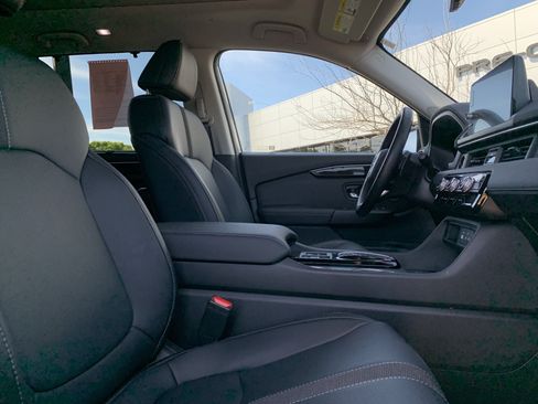 Used 2025 Honda Pilot Touring image 35