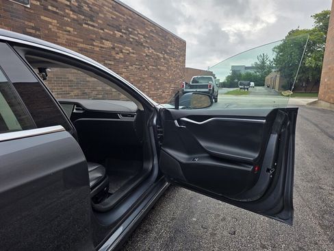 Used 2014 Tesla Model S 85 RWD image 19