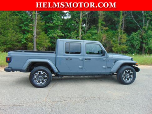 Certified 2024 Jeep Gladiator Sport w/ Premium Package AWD/4WD image 15