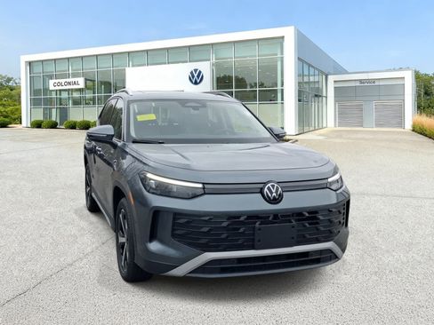 New 2026 Volkswagen Tiguan SE AWD/4WD image 2