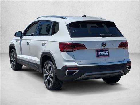 Used 2022 Volkswagen Taos SE FWD image 8