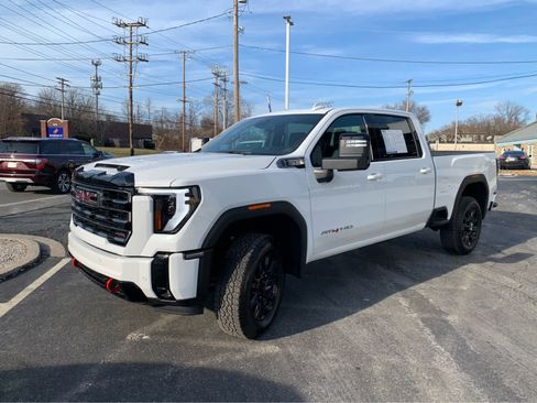 Used 2025 GMC Sierra 2500 AT4 image 3