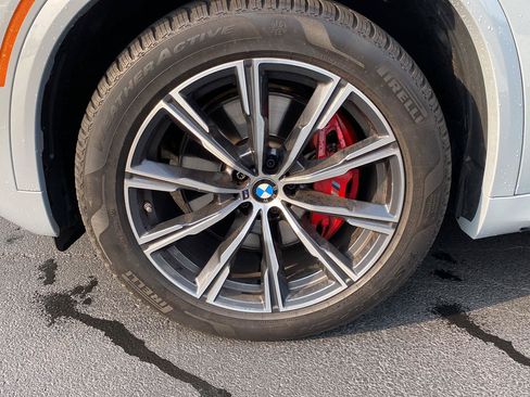 Used 2025 BMW X5 xDrive40i w/ M Sport Package AWD/4WD image 9
