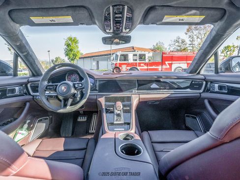 Used 2023 Porsche Panamera GTS image 43