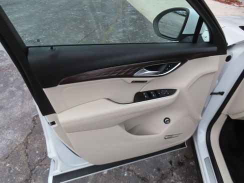 Used 2023 Buick Envision Avenir image 34