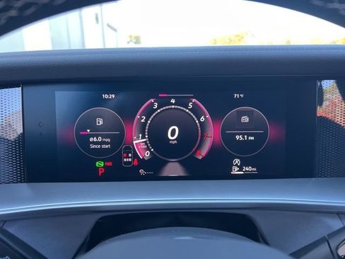 New 2026 Volkswagen Tiguan SE image 6