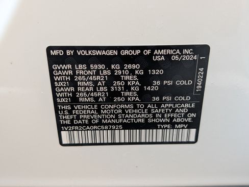 Used 2024 Volkswagen Atlas SEL Premium R-Line image 40