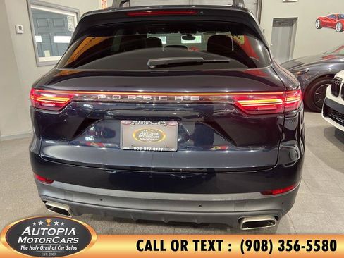 Used 2022 Porsche Cayenne AWD/4WD image 40