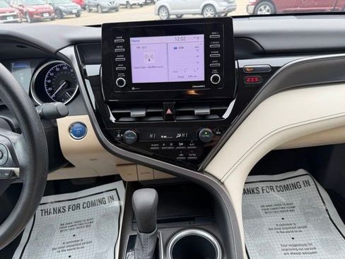 Used 2022 Toyota Camry LE FWD image 21