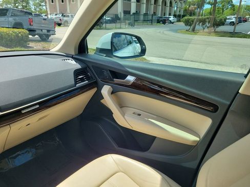 Used 2019 Audi Q5 2.0T Premium AWD/4WD image 17