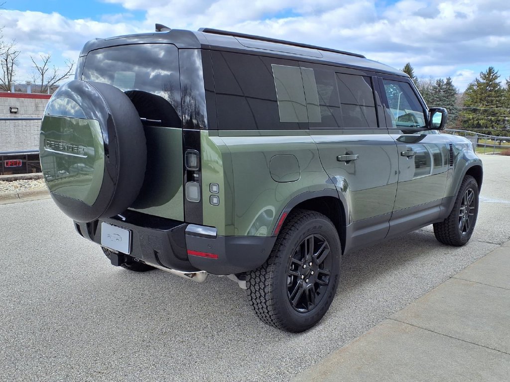 Certified 2026 Land Rover Defender 110 S AWD/4WD image 5