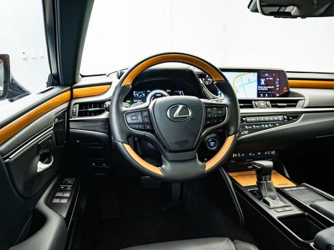 Used 2019 Lexus ES 300h FWD image 31