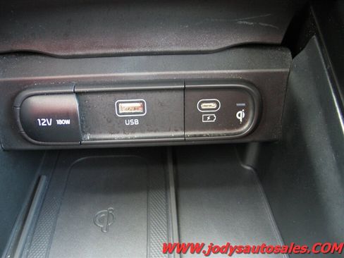 Used 2025 Kia Telluride S AWD/4WD image 25