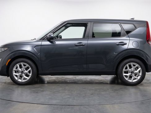 Used 2025 Kia Soul LX w/ LX Technology Package image 5