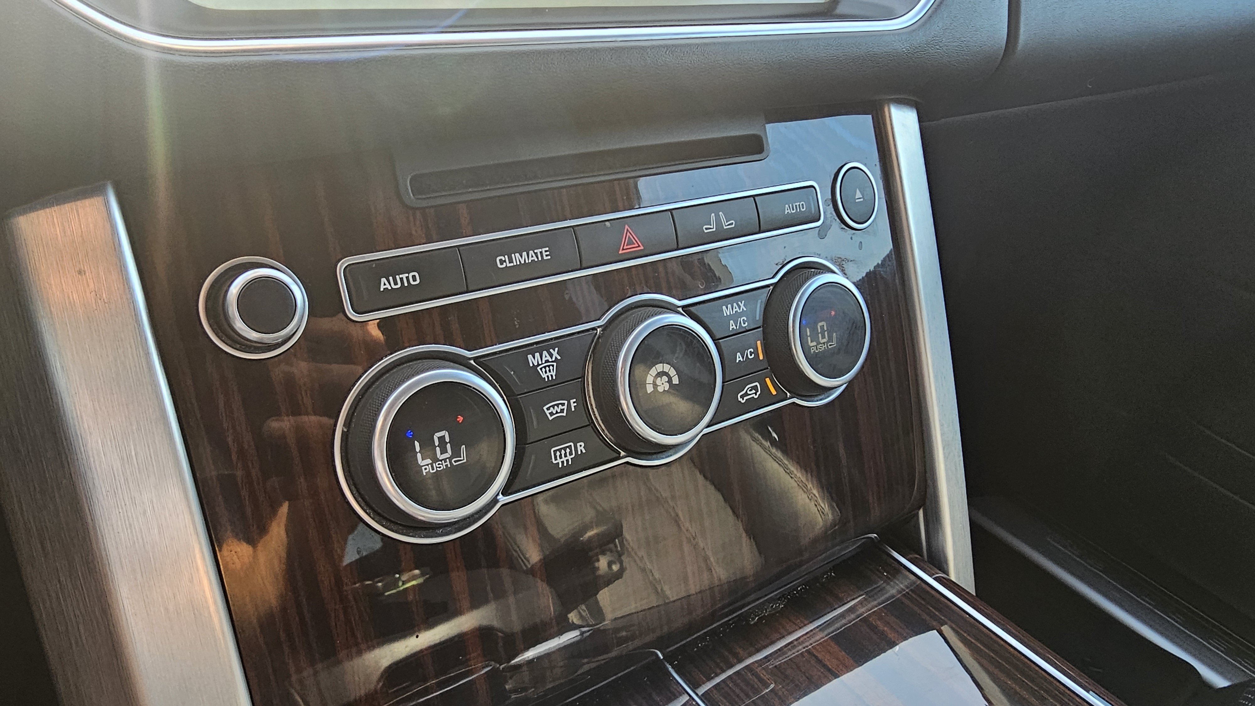 Used 2017 Land Rover Range Rover HSE AWD/4WD image 37