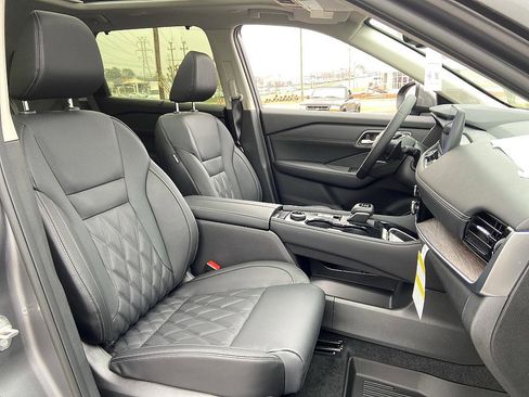 New 2026 Nissan Rogue Platinum image 18