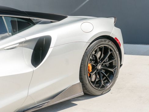 Used 2023 McLaren Artura RWD image 27