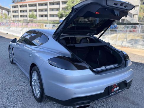 Used 2014 Porsche Panamera image 10
