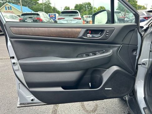 Used 2016 Subaru Outback 2.5i Limited AWD/4WD image 14