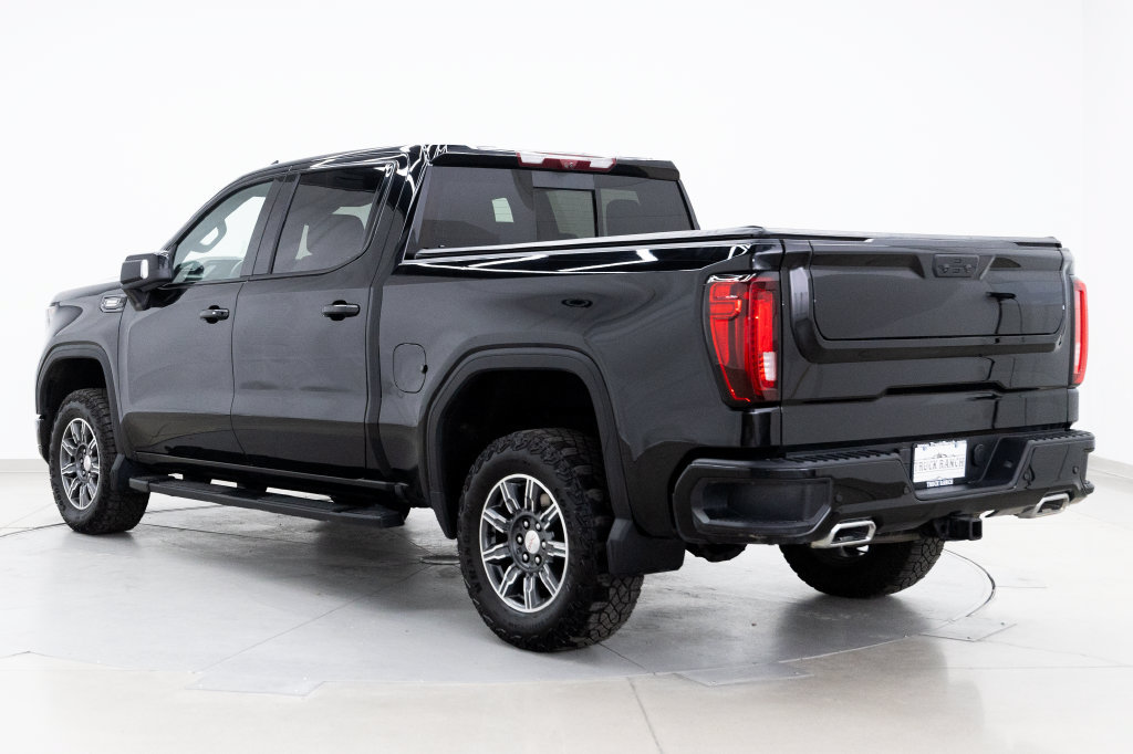 Used 2024 GMC Sierra 1500 AT4 w/ Technology Package AWD/4WD image 5