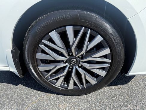 Used 2023 Nissan Altima 2.5 SV w/ SV Premium Package FWD image 39