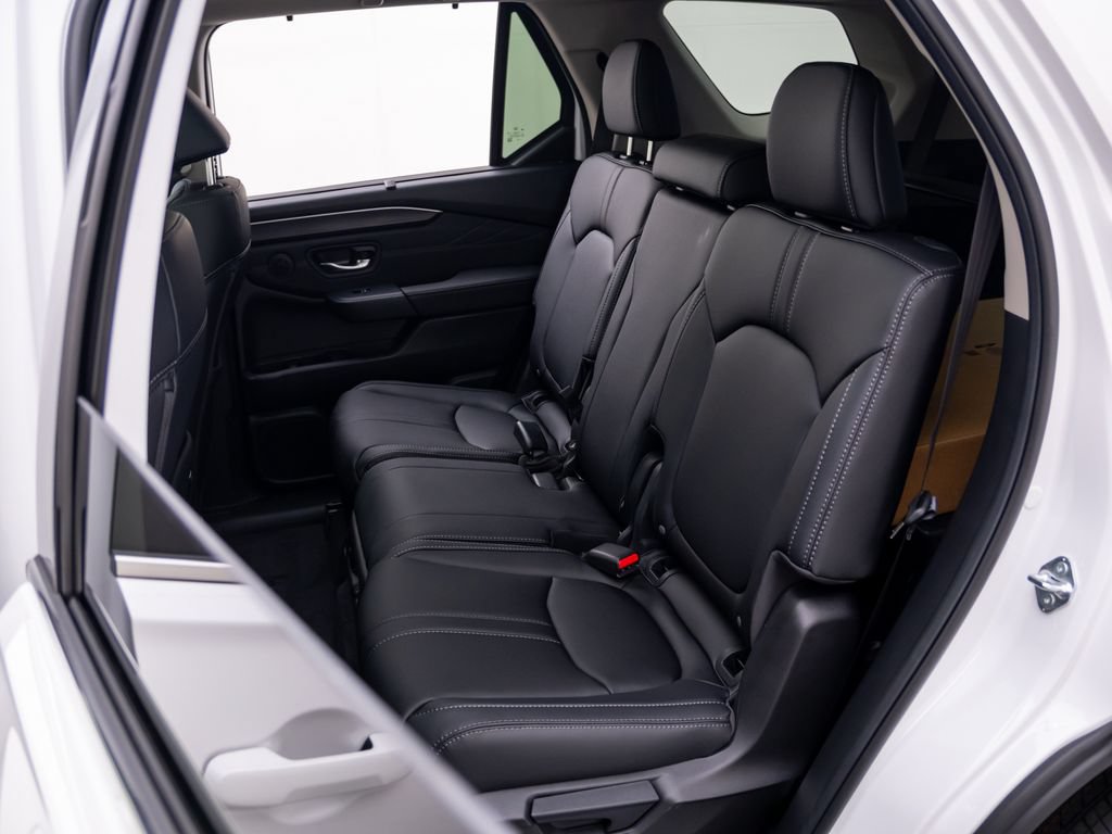 New 2026 Honda Pilot Touring image 18