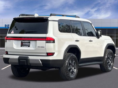 Used 2025 Lexus GX 550 image 4