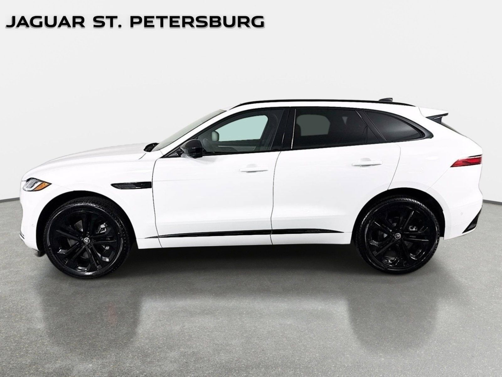 Used 2026 Jaguar F-PACE R-Dynamic S AWD/4WD image 4