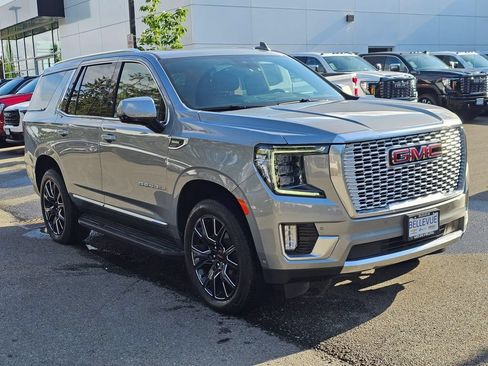Used 2024 GMC Yukon Denali w/ Advanced Technology Package AWD/4WD image 7