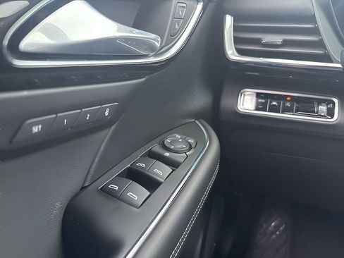 Used 2025 Buick Envision Preferred image 27