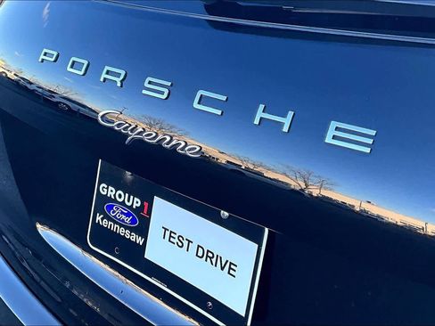 Used 2017 Porsche Cayenne Platinum Edition w/ Premium Package (PJV) image 10