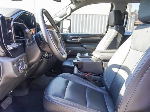 Used 2024 Chevrolet Silverado 2500 LTZ image 20