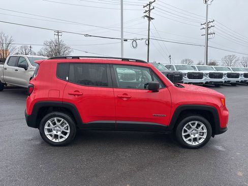 Used 2022 Jeep Renegade Latitude w/ Convenience Group image 6