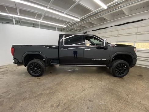 Used 2023 GMC Sierra 3500 Denali w/ Denali Black Diamond Edition image 7