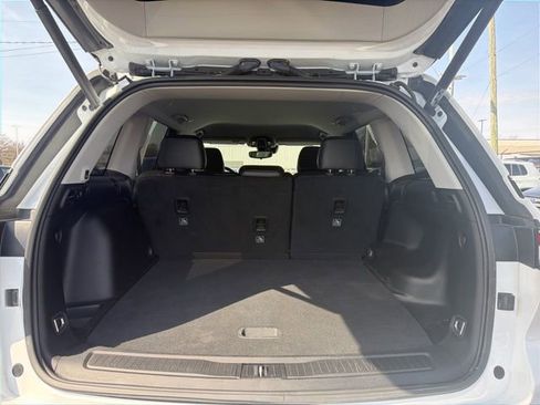 Used 2023 Jeep Grand Cherokee Limited w/ Black Appearance Package image 25