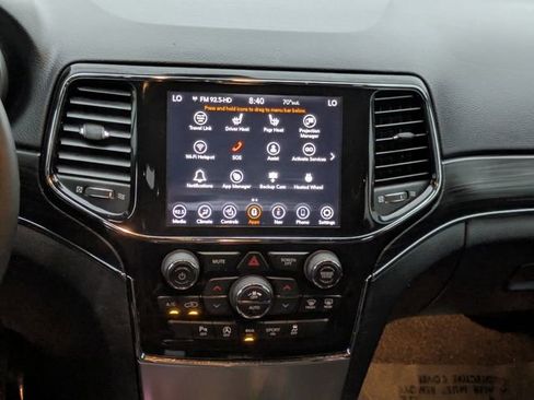 Used 2022 Jeep Grand Cherokee Limited image 16