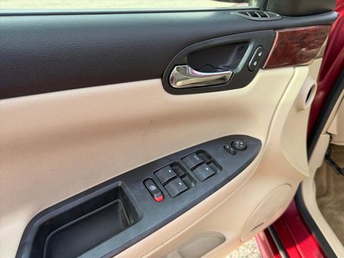 Used 2009 Chevrolet Impala LT w/ Luxury Edition Package image 12