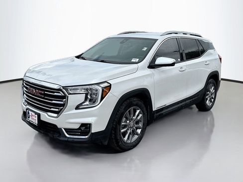 Used 2022 GMC Terrain SLT w/ Infotainment Package II FWD image 3
