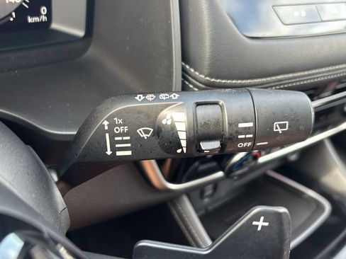 Used 2025 Nissan Rogue Platinum FWD image 25