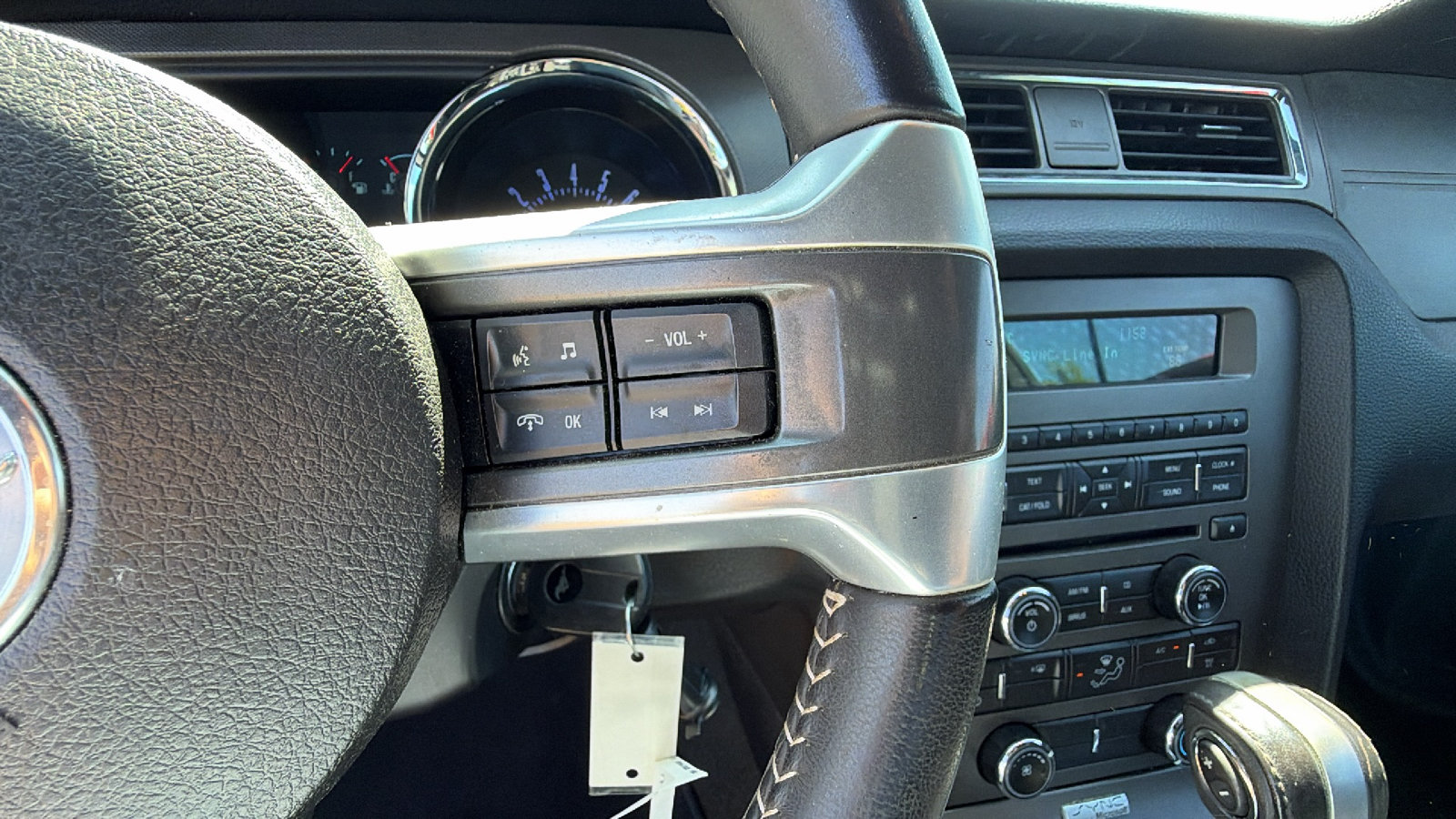 Used 2013 Ford Mustang Coupe RWD image 25