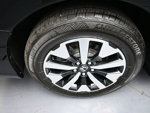 Certified 2025 Honda Odyssey EX-L image 12