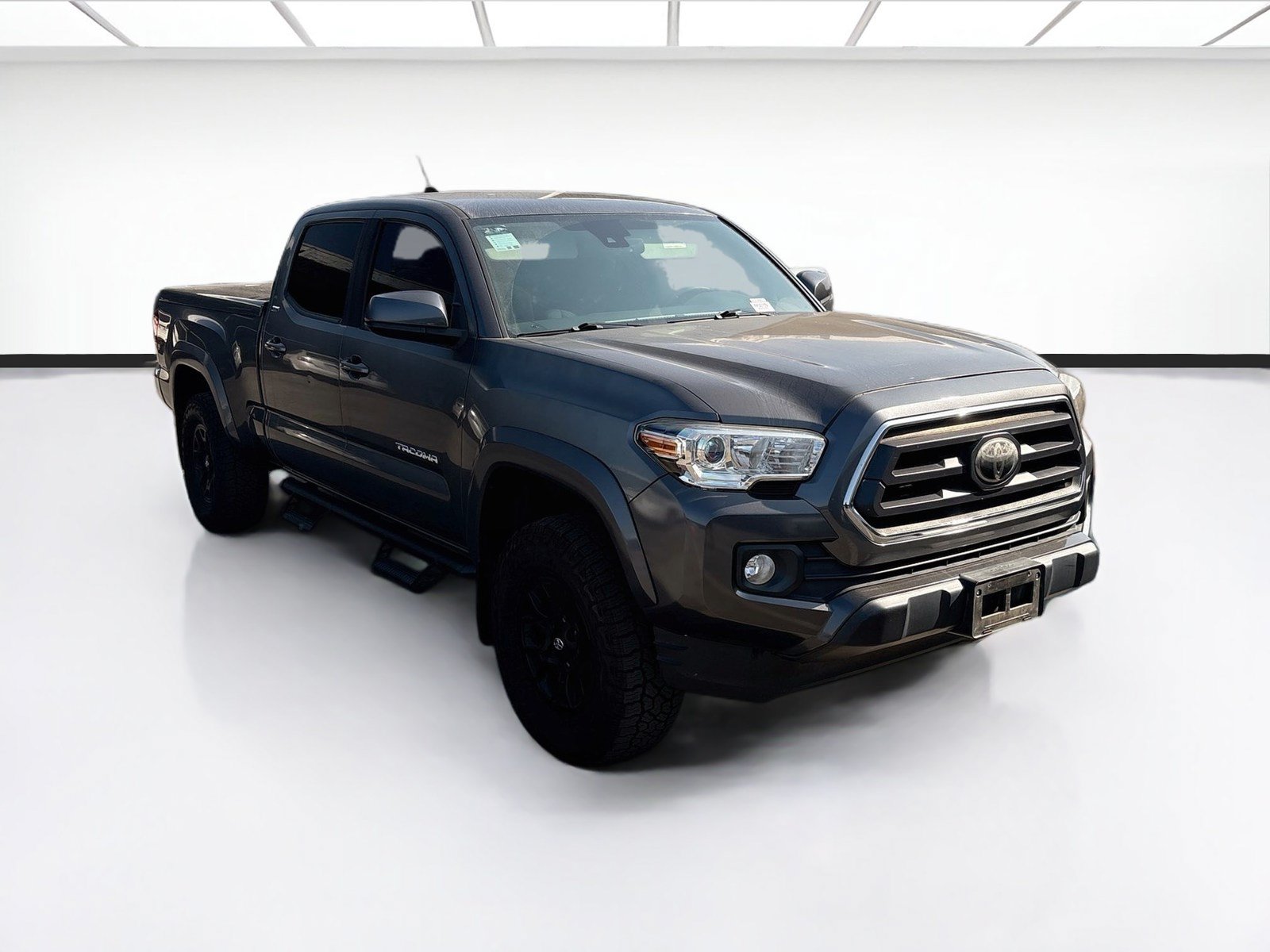 Used 2021 Toyota Tacoma SR5 RWD image 3