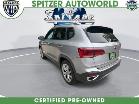 Used 2023 Volkswagen Taos SE w/ Panoramic Sunroof Package FWD image 7