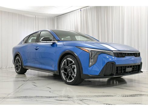 New 2025 Kia K4 GT-Line image 2