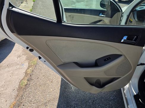 Used 2012 Kia Optima Hybrid FWD image 23