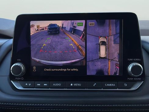 Used 2021 Nissan Rogue SV image 16