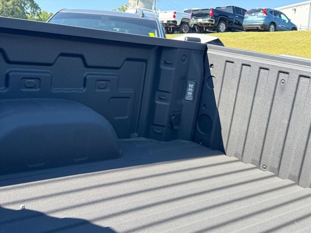 Used 2026 Chevrolet Silverado 1500 Custom w/ Turbomax Blackout Package AWD/4WD image 6